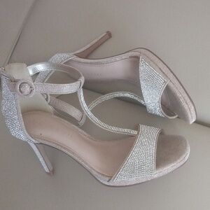 Kelly & Katie Rhinestone T-Strap High Heel Sandals - Silver & Rose Gold Sz 8M